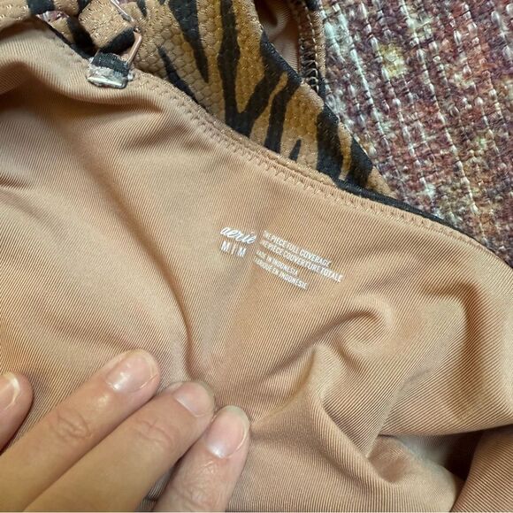 Aerie Women’s Medium Animal Print Tiger One-Piece  Wrap Swimsuit - Picture 8 of 9